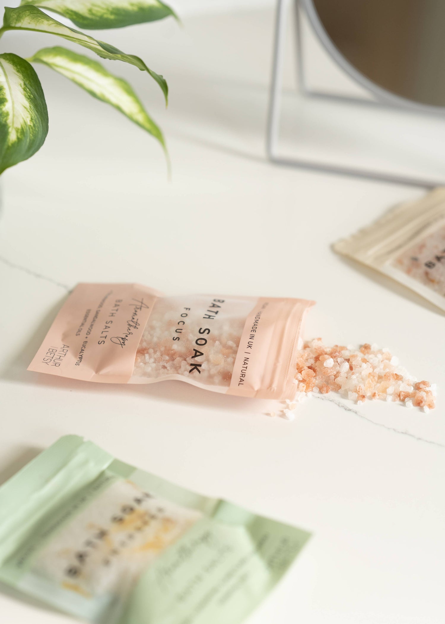 Arthur Betsy Aromatherapy bath salts gift set