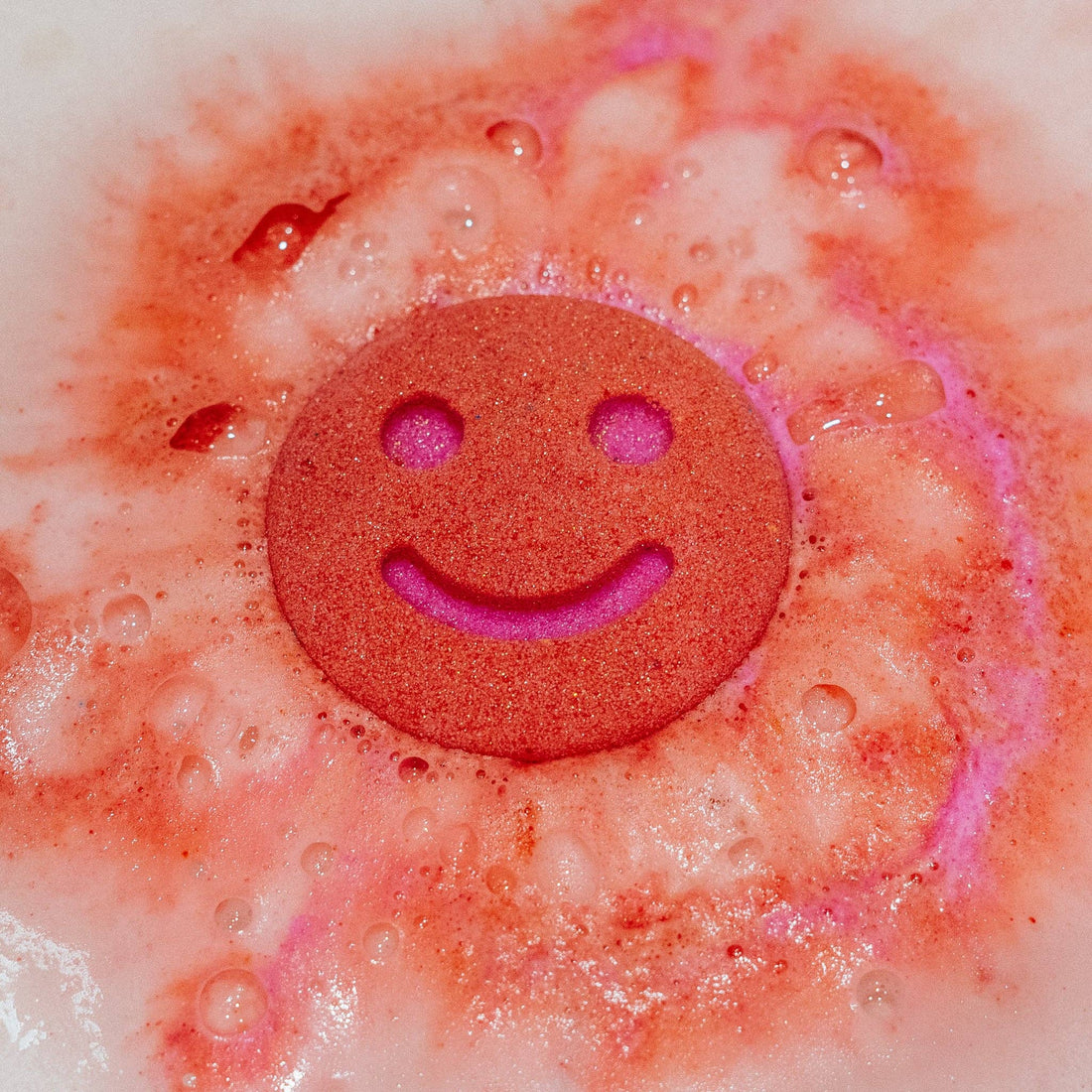 Scentish Smiley Bath Bomb - Bare and Bubbly Ltd